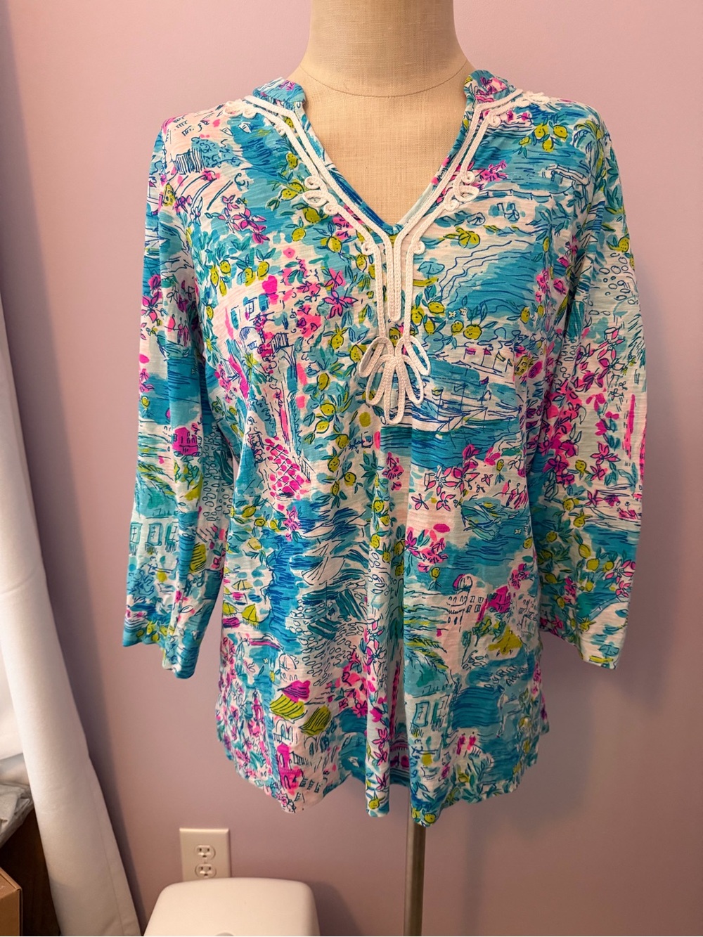 Lilly Pulitzer Tropical Print Tunic with Lace-Up Neck Sz M